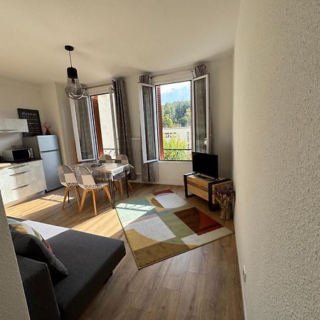 Appartement Le Madargue Idealement Place Chatel-Guyon Exterior photo