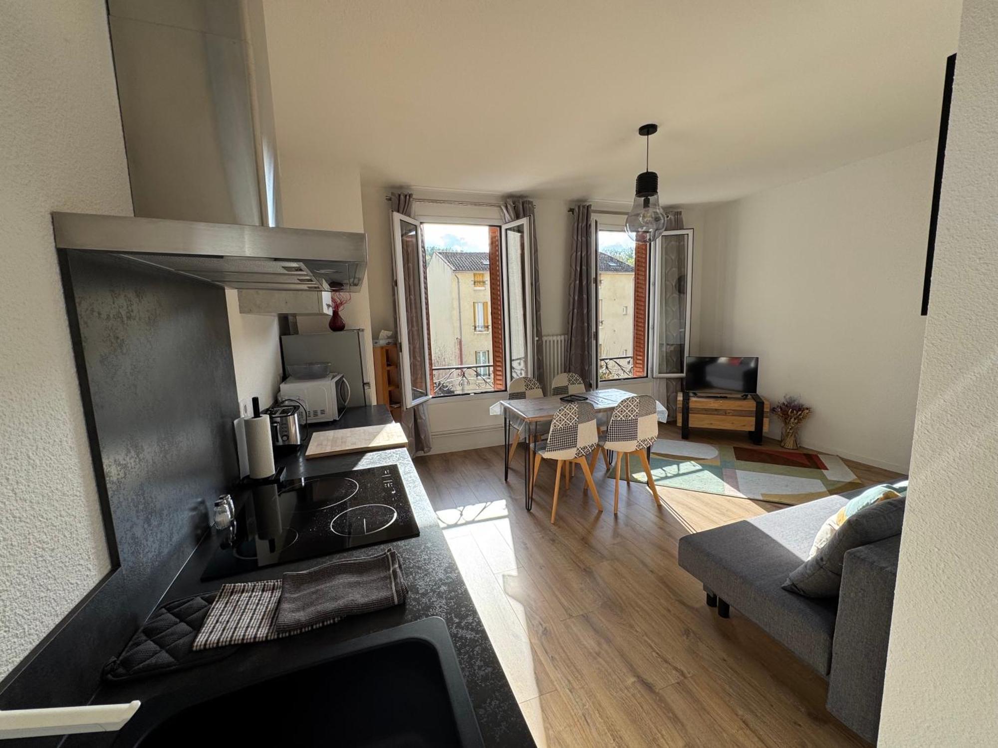 Appartement Le Madargue Idealement Place Chatel-Guyon Exterior photo