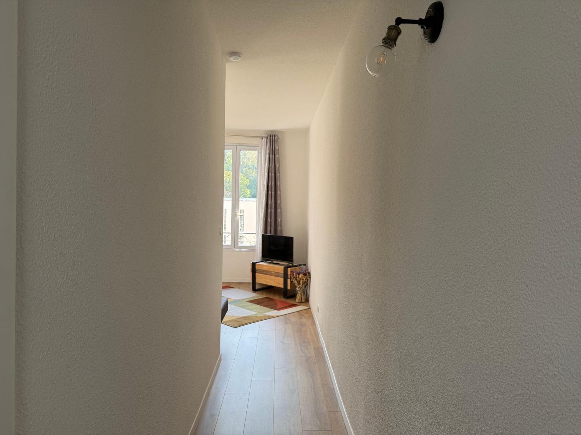 Appartement Le Madargue Idealement Place Chatel-Guyon Exterior photo