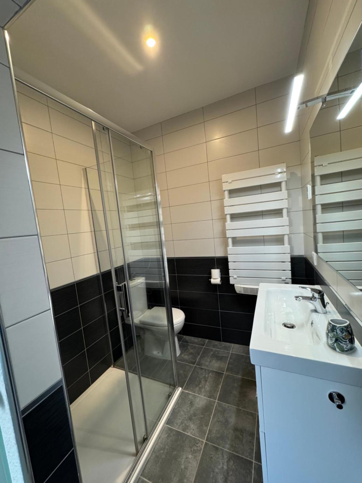 Appartement Le Madargue Idealement Place Chatel-Guyon Exterior photo